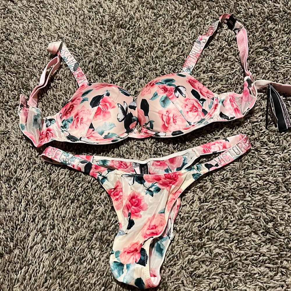 Victoria’s Secret very sexy satin shine stripe pink floral bra size 32c